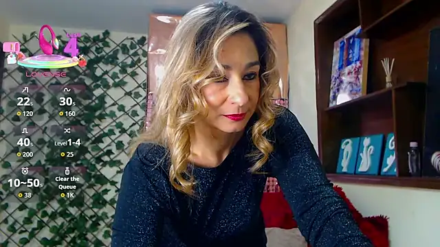 Snapshot of Madam_dali chatting on 11/06/25, 01:12 Madam dali online show from 11/06/25, 01:12