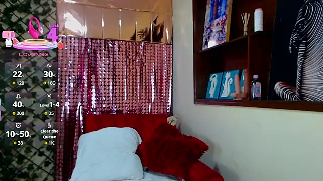 Snapshot of Madam_dali chatting on 11/15/25, 01:07 Madam dali online show from 11/15/25, 01:07