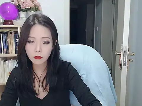 Snapshot of SuSushi728 chatting on 12/22/25, 03:20 SuSushi728 online show from 12/22/25, 03:20