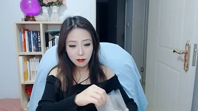 Snapshot of SuSushi728 chatting on 03/29/26, 04:18 SuSushi728 online show from 03/29/26, 04:18