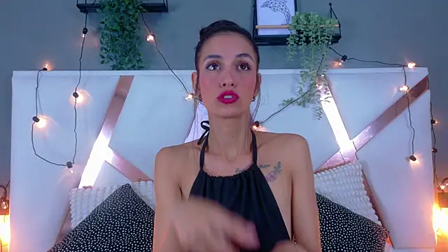 Snapshot of ChanelAdamss_ chatting on 11/22/25, 03:27 ChanelAdamss online show from 11/22/25, 03:27