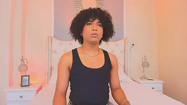 Snapshot of Ambar_Collingg chatting on 09/26/25, 01:04 Ambar Collingg online show from 09/26/25, 01:04