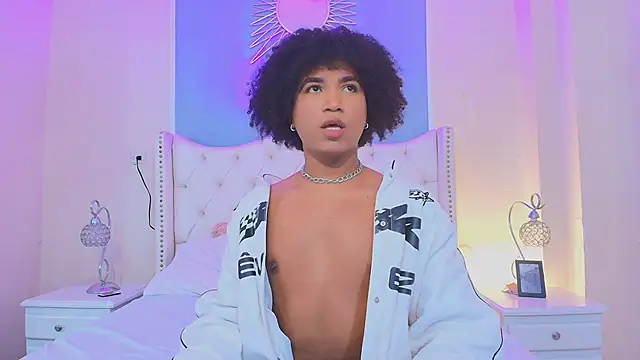 Snapshot of Ambar_Collingg chatting on 10/21/25, 03:51 Ambar Collingg online show from 10/21/25, 03:51