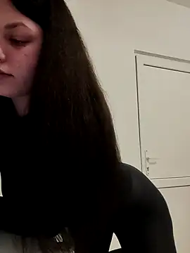 Snapshot of leeya_lee chatting on 01/21/25, 07:39 leeya lee online show from 01/21/25, 07:39