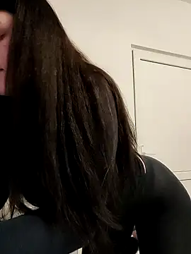 Snapshot of leeya_lee chatting on 01/22/25, 01:42 leeya lee online show from 01/22/25, 01:42