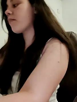 Snapshot of leeya_lee chatting on 02/07/25, 07:59 leeya lee online show from 02/07/25, 07:59