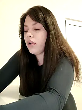 Snapshot of leeya_lee chatting on 03/19/25, 08:11 leeya lee online show from 03/19/25, 08:11