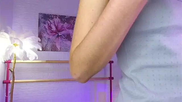 lylylovesyou online show from 12/03/24, 05:42