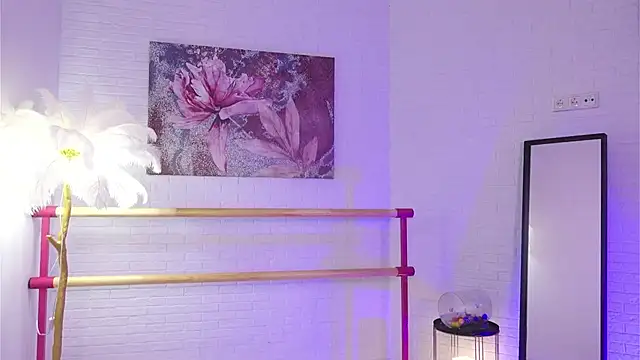 lylylovesyou online show from 12/03/24, 08:49