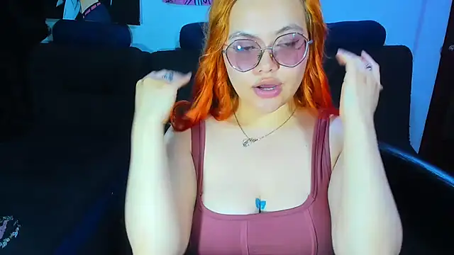 Snapshot of Lily_stone04 chatting on 11/12/25, 07:09 Lily stone04 online show from 11/12/25, 07:09