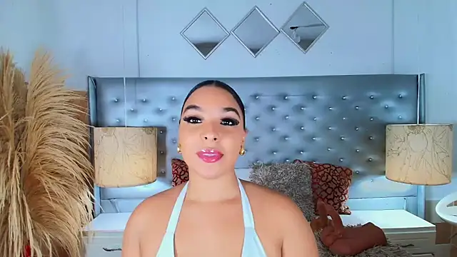 EileenBenzon online show from 03/01/25, 06:11