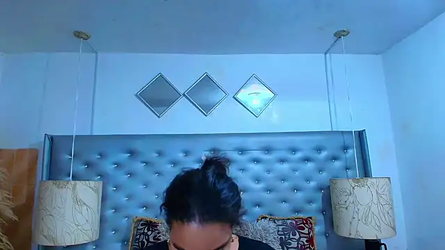 EileenBenzon online show from 10/01/25, 04:07