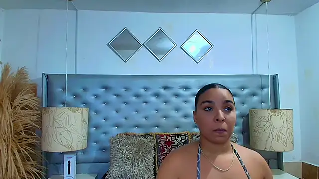 EileenBenzon online show from 11/22/25, 06:40