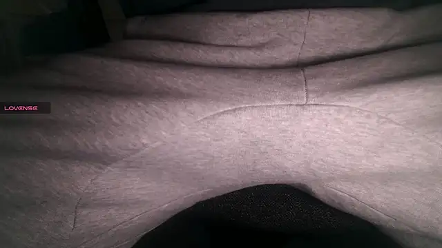 Snapshot of an4y8ot chatting on 12/17/24, 04:32 an4y8ot online show from 12/17/24, 04:32