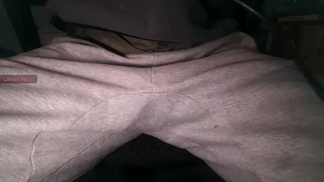 Snapshot of an4y8ot chatting on 12/19/24, 09:18 an4y8ot online show from 12/19/24, 09:18