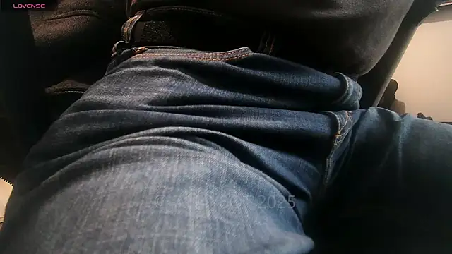 Snapshot of an4y8ot chatting on 01/18/25, 11:11 an4y8ot online show from 01/18/25, 11:11