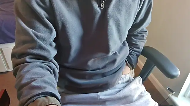 Snapshot of an4y8ot chatting on 11/25/25, 12:38 an4y8ot online show from 11/25/25, 12:38