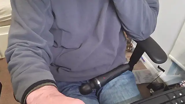 Snapshot of an4y8ot chatting on 11/26/25, 04:08 an4y8ot online show from 11/26/25, 04:08