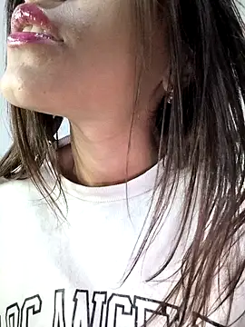 Snapshot of Cositarica_69 chatting on 11/07/25, 02:44 Cositarica 69 online show from 11/07/25, 02:44