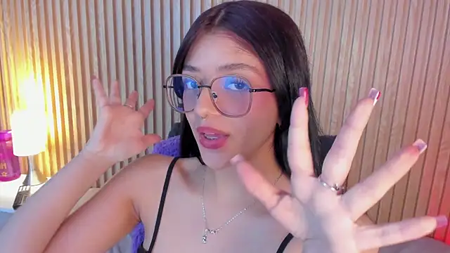 Snapshot of lana_dol chatting on 10/20/25, 01:00 lana dol online show from 10/20/25, 01:00