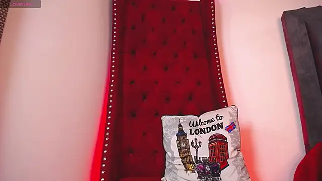 Snapshot of BiancaAntonelli chatting on 11/12/25, 01:22 BiancaAntonelli online show from 11/12/25, 01:22