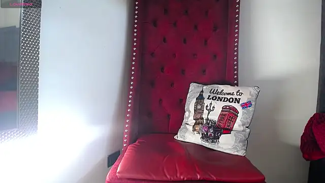 Snapshot of BiancaAntonelli chatting on 12/15/25, 01:04 BiancaAntonelli online show from 12/15/25, 01:04