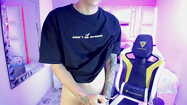 Snapshot of Brayan_lopezz chatting on 01/27/25, 03:50 Brayan lopezz online show from 01/27/25, 03:50