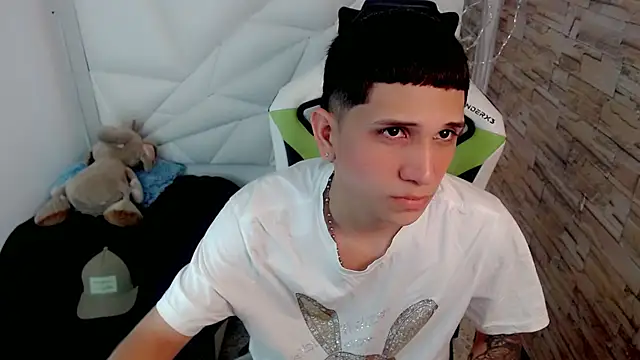 Snapshot of Brayan_lopezz chatting on 02/03/25, 12:57 Brayan lopezz online show from 02/03/25, 12:57