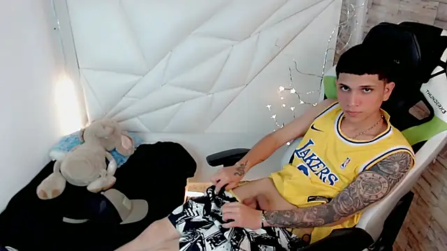 Snapshot of Brayan_lopezz chatting on 02/04/25, 03:47 Brayan lopezz online show from 02/04/25, 03:47