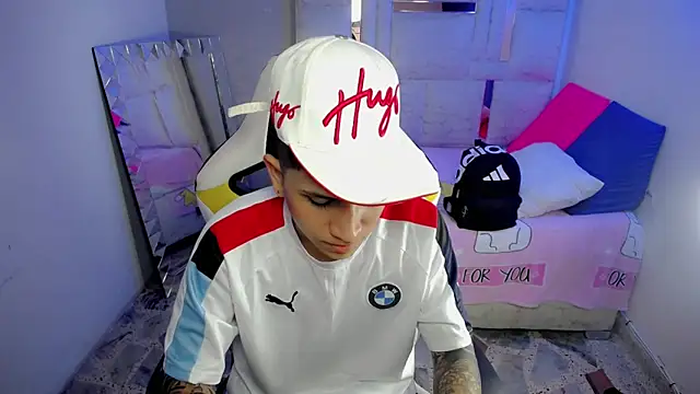 Snapshot of Brayan_lopezz chatting on 12/17/25, 02:12 Brayan lopezz online show from 12/17/25, 02:12