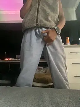 Snapshot of BlueIceCube chatting on 11/22/25, 12:37 BlueIceCube online show from 11/22/25, 12:37