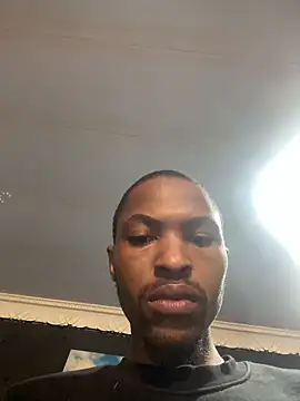 Snapshot of BlueIceCube chatting on 12/02/25, 05:57 BlueIceCube online show from 12/02/25, 05:57