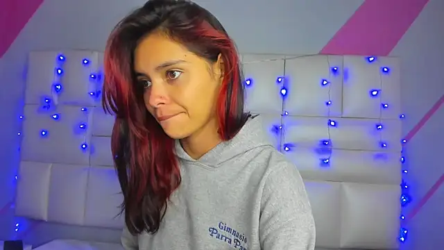 Snapshot of Salome_rouse1 chatting on 09/30/25, 02:44 Salome rouse1 online show from 09/30/25, 02:44