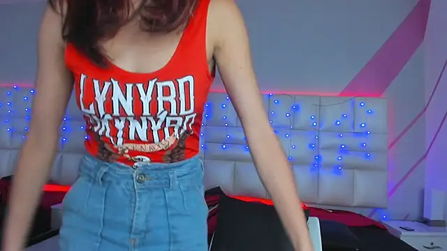 Snapshot of Salome_rouse1 chatting on 10/18/25, 09:04 Salome rouse1 online show from 10/18/25, 09:04