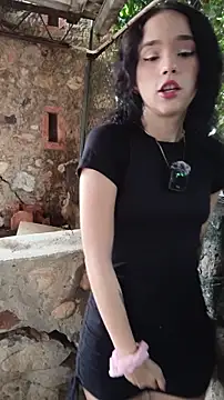 sweet outdoor charm online show from 05/21/26, 04:25