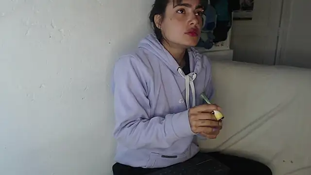 Snapshot of skinny_sweet2411 chatting on 10/02/25, 10:55 skinny sweet2411 online show from 10/02/25, 10:55