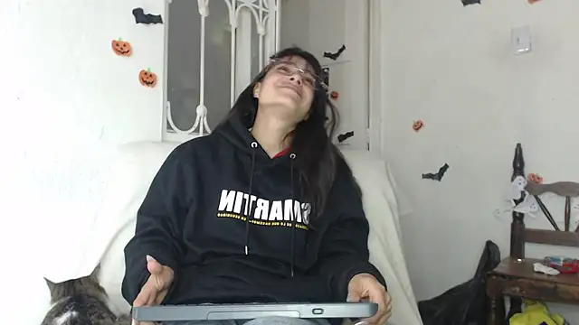 Snapshot of skinny_sweet2411 chatting on 11/05/25, 11:49 skinny sweet2411 online show from 11/05/25, 11:49