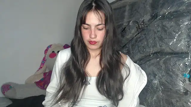 Snapshot of skinny_sweet2411 chatting on 04/23/26, 04:24 skinny sweet2411 online show from 04/23/26, 04:24