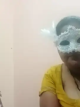 Snapshot of seemi_bhabhi chatting on 01/16/25, 05:23 seemi bhabhi online show from 01/16/25, 05:23