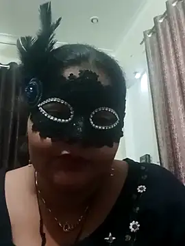 Snapshot of seemi_bhabhi chatting on 01/18/25, 11:21 seemi bhabhi online show from 01/18/25, 11:21