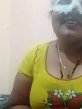 Snapshot of seemi_bhabhi chatting on 02/03/25, 04:10 seemi bhabhi online show from 02/03/25, 04:10