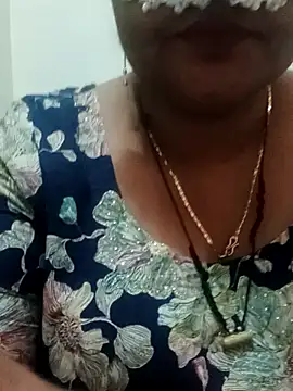 Snapshot of seemi_bhabhi chatting on 02/08/25, 07:37 seemi bhabhi online show from 02/08/25, 07:37