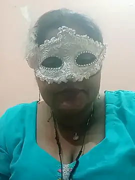 Snapshot of seemi_bhabhi chatting on 03/02/25, 04:32 seemi bhabhi online show from 03/02/25, 04:32