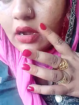 Snapshot of seemi_bhabhi chatting on 03/07/25, 12:12 seemi bhabhi online show from 03/07/25, 12:12