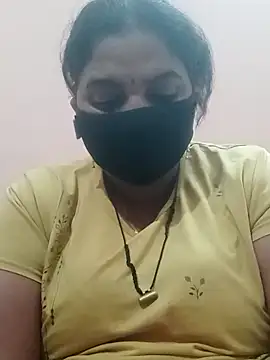 Snapshot of seemi_bhabhi chatting on 03/15/25, 08:32 seemi bhabhi online show from 03/15/25, 08:32