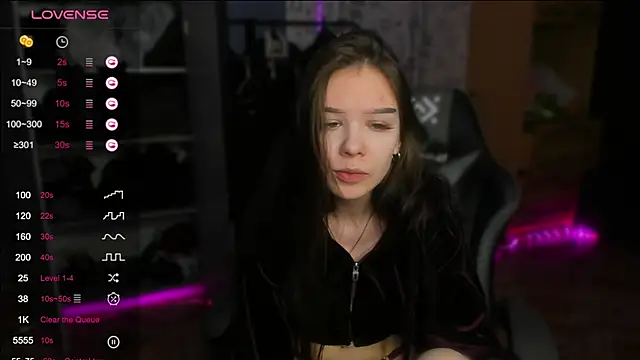 Snapshot of SweetyDeviliya chatting on 11/24/25, 11:21 SweetyDeviliya online show from 11/24/25, 11:21