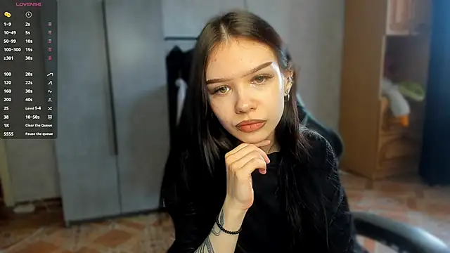 Snapshot of SweetyDeviliya chatting on 06/11/26, 08:23 SweetyDeviliya online show from 06/11/26, 08:23