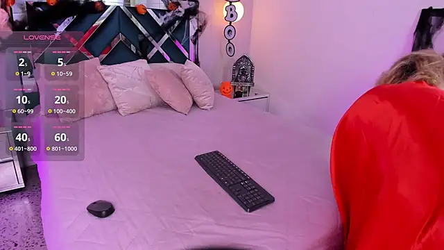 Snapshot of ibella7 chatting on 10/29/25, 07:37 ibella7 online show from 10/29/25, 07:37