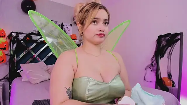 Snapshot of ibella7 chatting on 10/30/25, 07:36 ibella7 online show from 10/30/25, 07:36