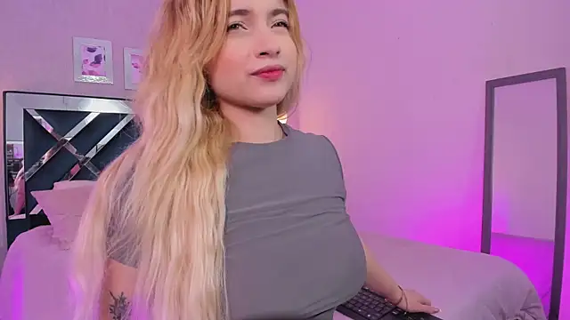 Snapshot of ibella7 chatting on 11/25/25, 07:36 ibella7 online show from 11/25/25, 07:36